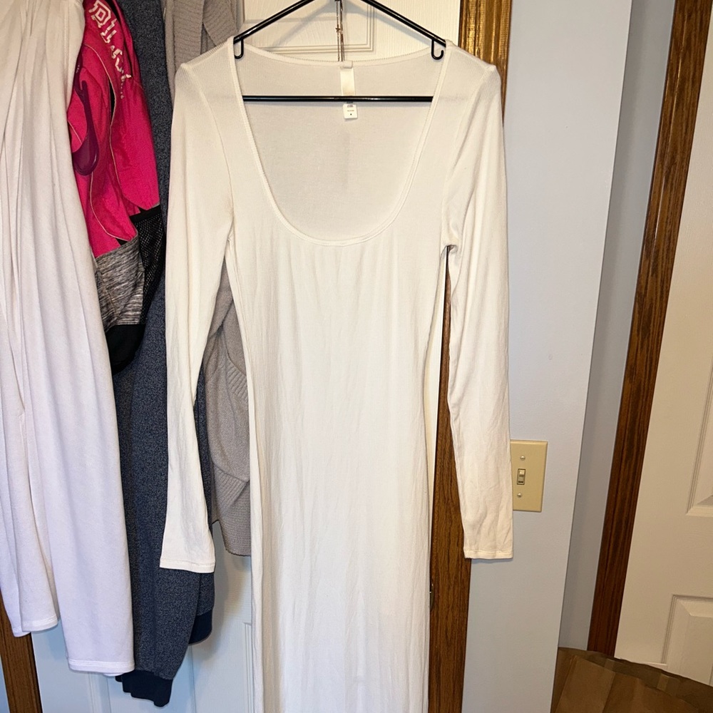 NWT Skims Dress Long-sleeve Maxi